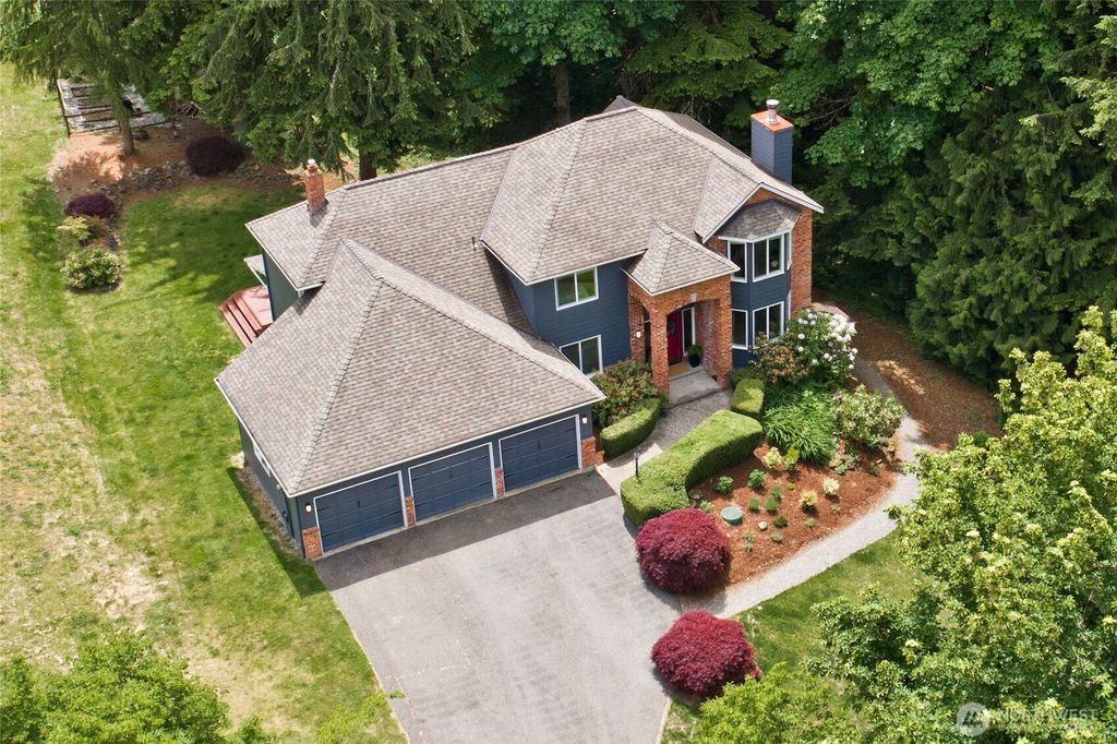 Photo of 16437 241st Avenue SE, Issaquah, WA 98027 (MLS # 2438416)