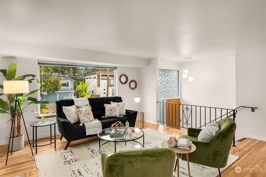Photo of 9739 Wallingford Avenue N, Seattle, WA 98103 (MLS # 2165101)