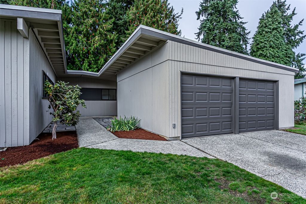 Photo of 251 153 RD Place SE, Bellevue, WA 98007 (MLS # 2169698)