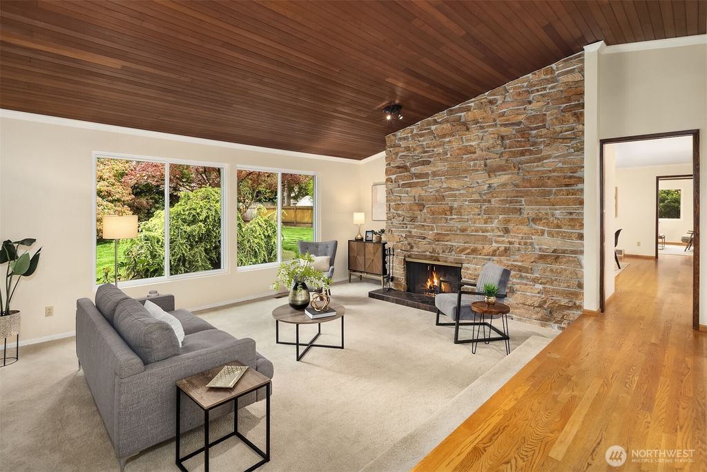 Photo of 14714 NE 10th Street, Bellevue, WA 98007 (MLS # 2511431)