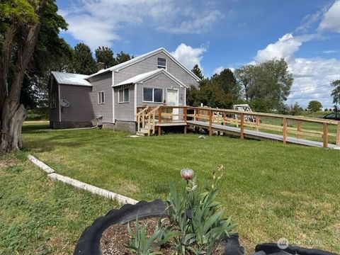 Photo of 1569 Rd 19.3 NE, Soap Lake, WA 98851 (MLS # 2433163)