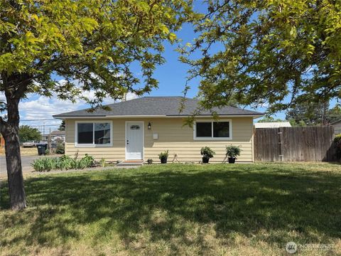 Photo of 515 S Juniper Drive, Moses Lake, WA 98837 (MLS # 2526275)