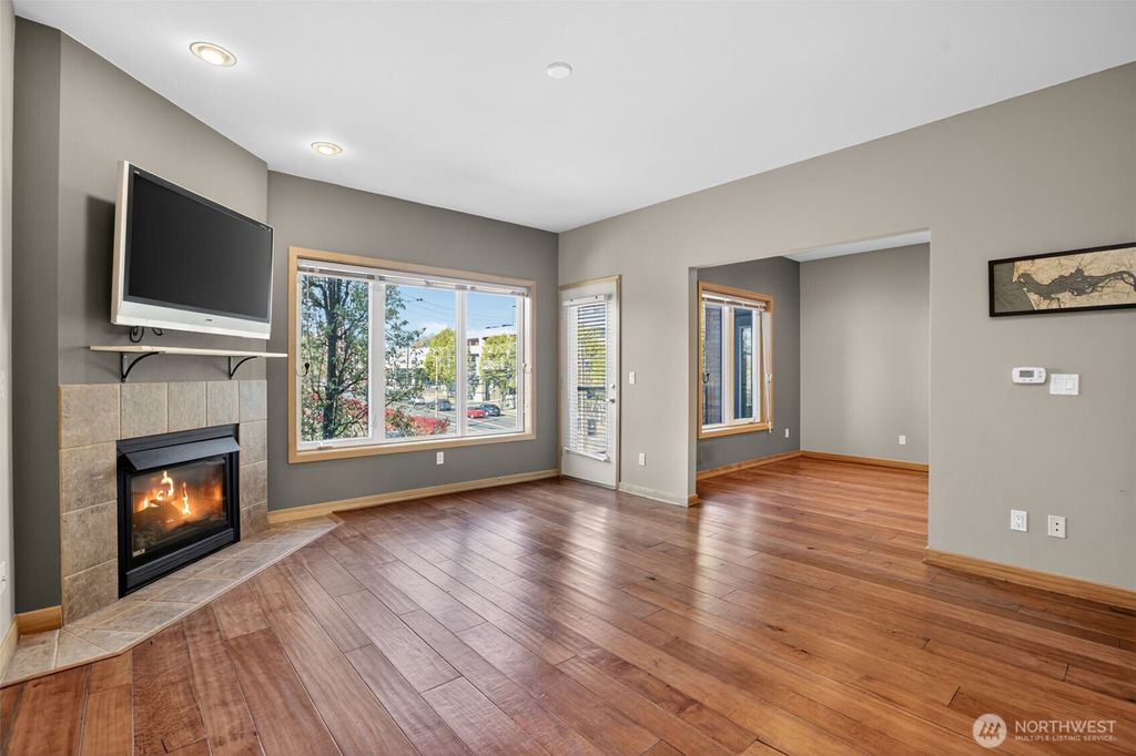 Photo of 300 W 8th Street #324, Vancouver, WA 98660 (MLS # 2505292)