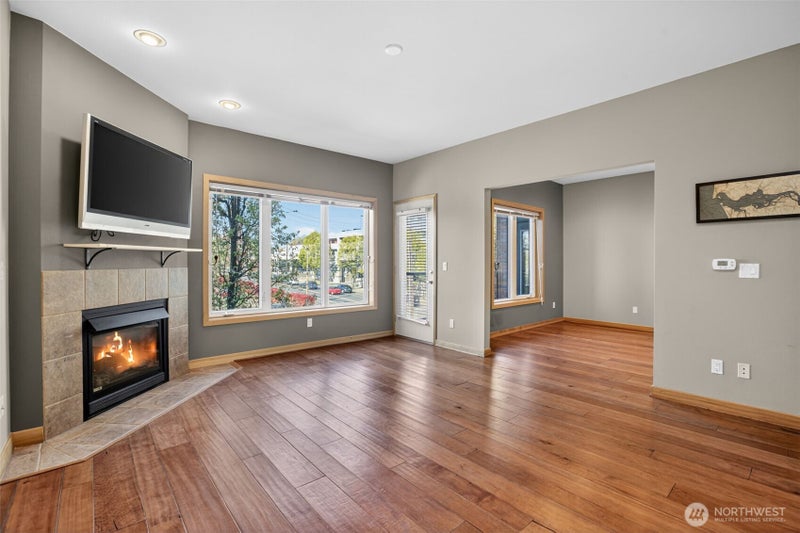 300 W 8th Street 324