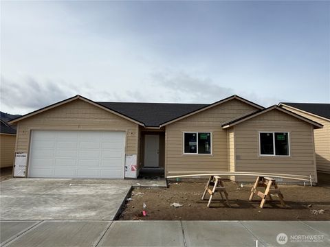 Photo of 154 Salmon Drive, Wenatchee, WA 98801 (MLS # 2492186)