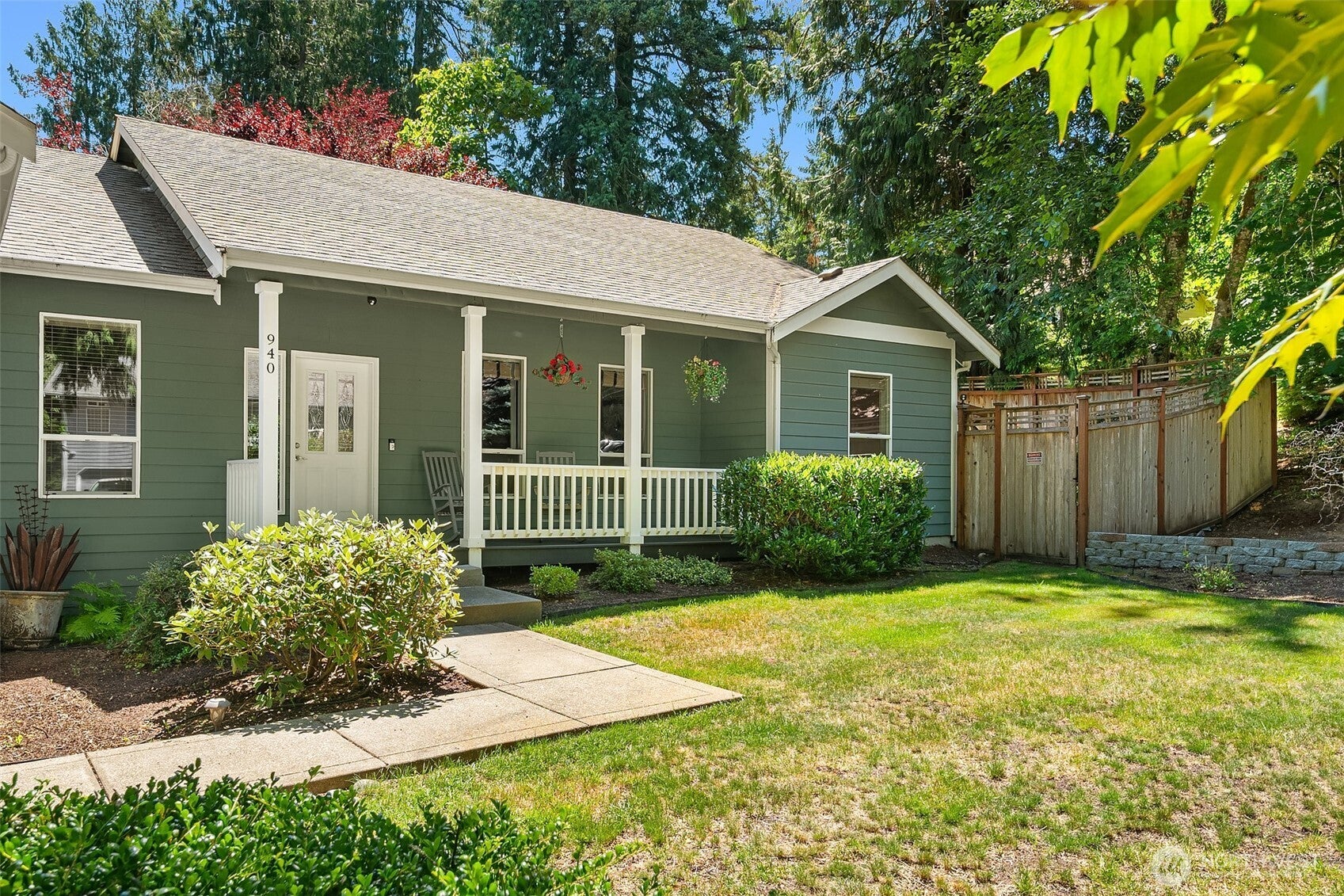 940 E Lakeshore Drive