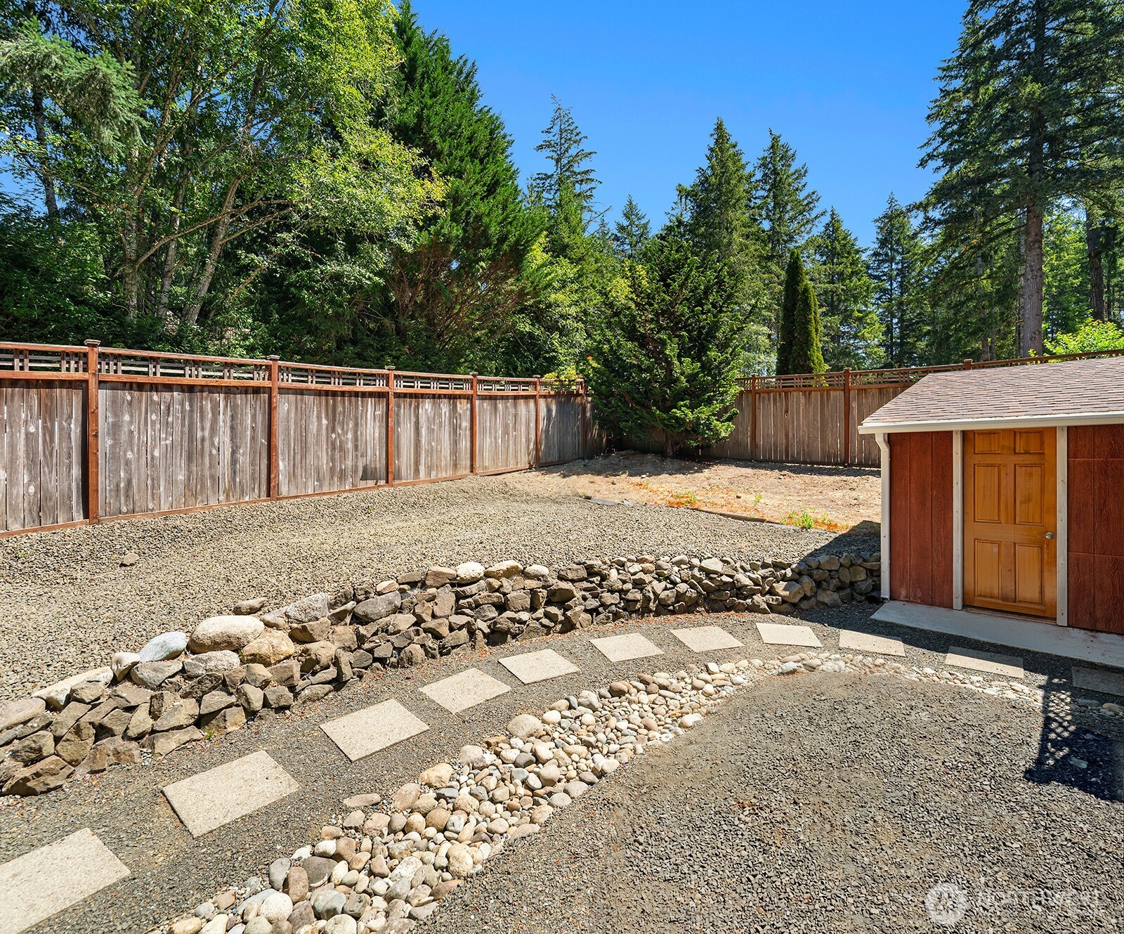 940 E Lakeshore Drive
