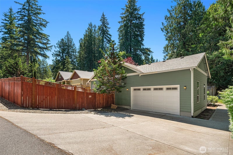 940 E Lakeshore Drive