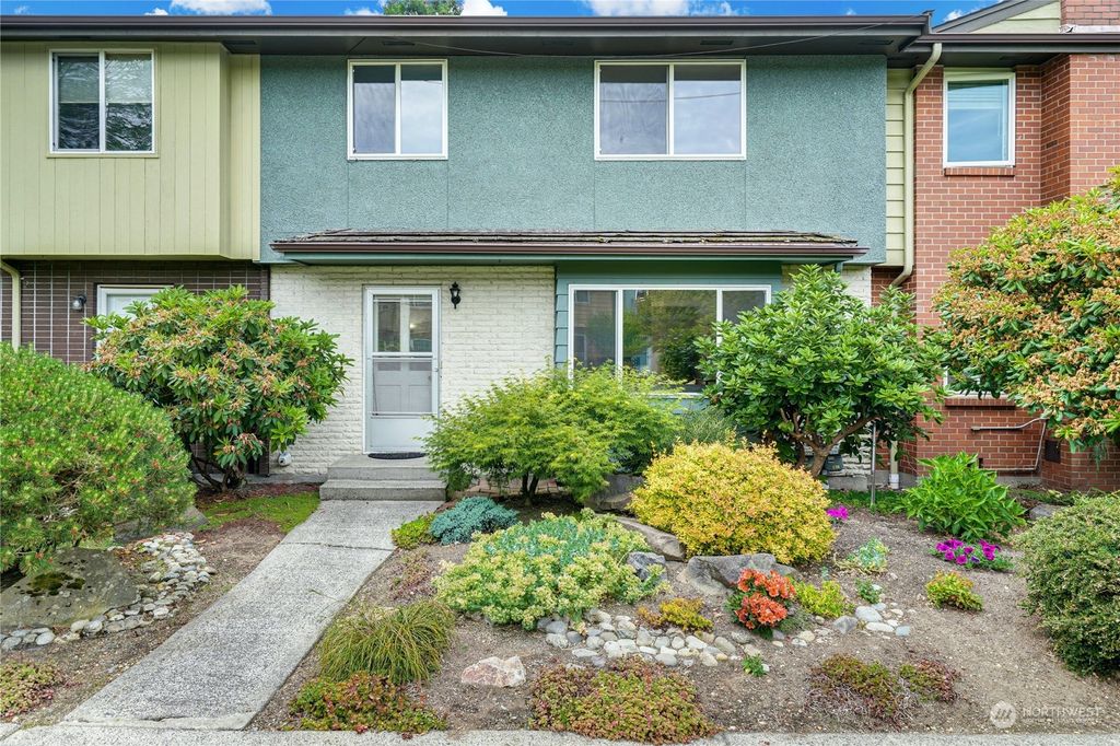 Photo of 1551 NW 195th Street #8, Shoreline, WA 98177 (MLS # 2130750)