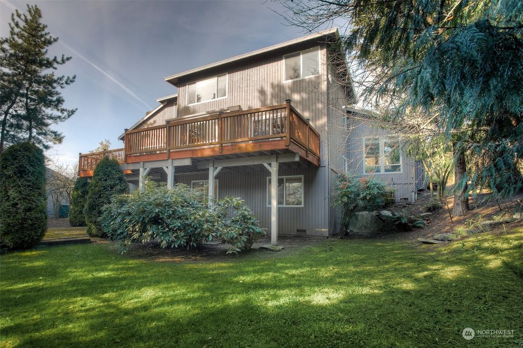 Photo of 6516 150th Place SE, Bellevue, WA 98006 (MLS # 2141054)