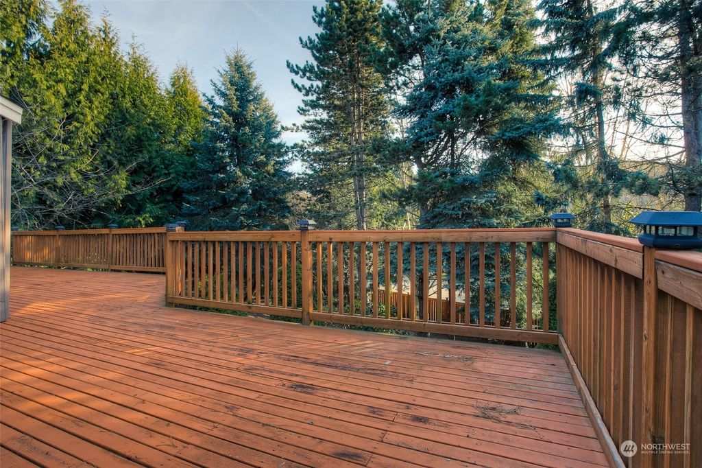 Photo of 6516 150th Place SE, Bellevue, WA 98006 (MLS # 2141054)