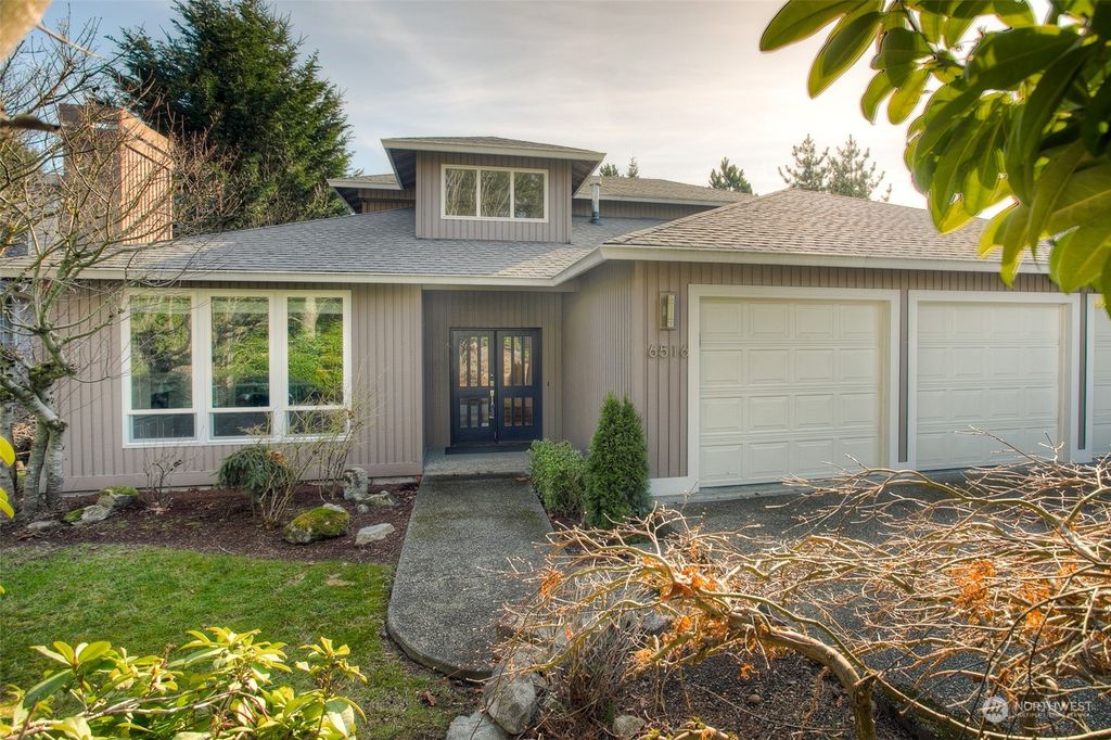 Photo of 6516 150th Place SE, Bellevue, WA 98006 (MLS # 2141054)