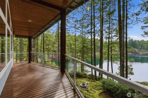 551 NE Lakeshore Drive S Tahuya WA 98588