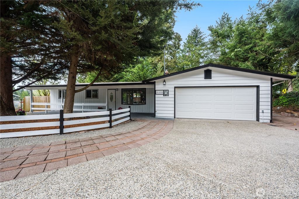 Photo of 31203 3rd Avenue SW, Federal Way, WA 98023 (MLS # 2363617)