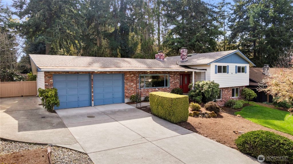 Photo of 741 S 295th Place, Federal Way, WA 98003 (MLS # 2502597)