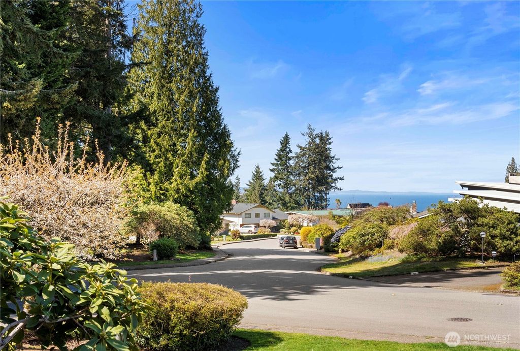 Photo of 741 S 295th Place, Federal Way, WA 98003 (MLS # 2502597)