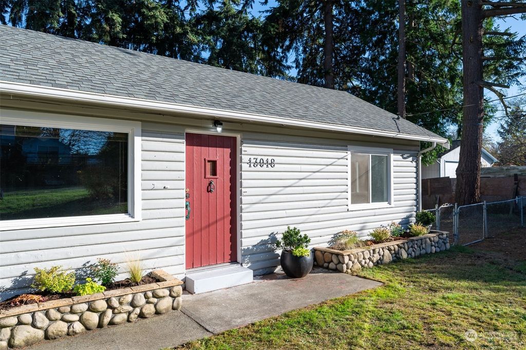 Photo of 13018 2nd Avenue S, Burien, WA 98168 (MLS # 2309644)