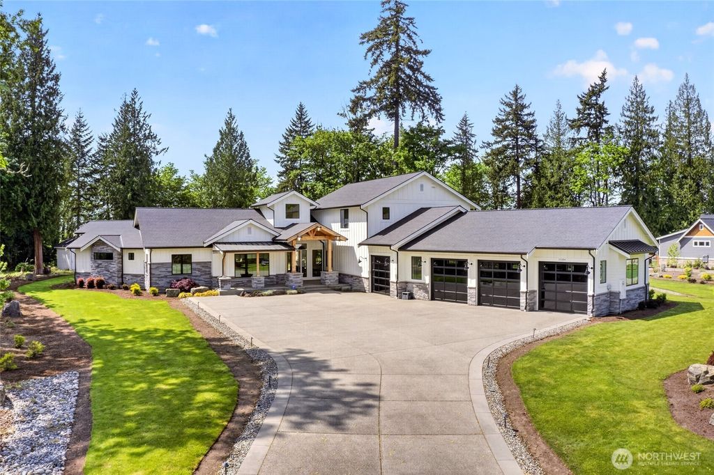 Photo of 15184 SE 330th Street, Auburn, WA 98092 (MLS # 2519467)