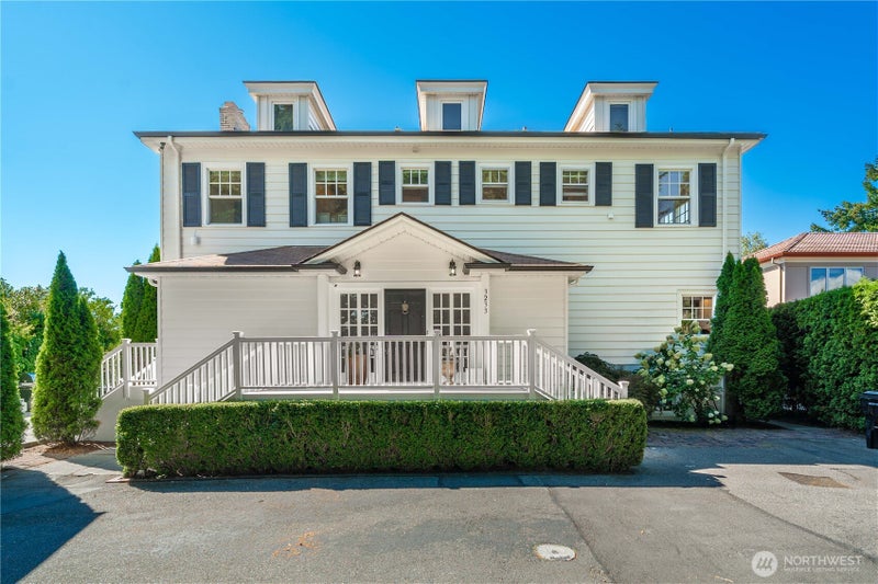 3233 Magnolia Boulevard W
