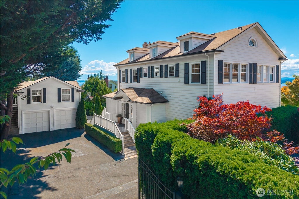 Photo of 3233 Magnolia Boulevard W, Seattle, WA 98119 (MLS # 2576108)