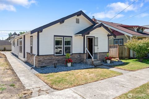 Photo of 226 SW Lewis St St, Chehalis, WA 98532 (MLS # 2408499)