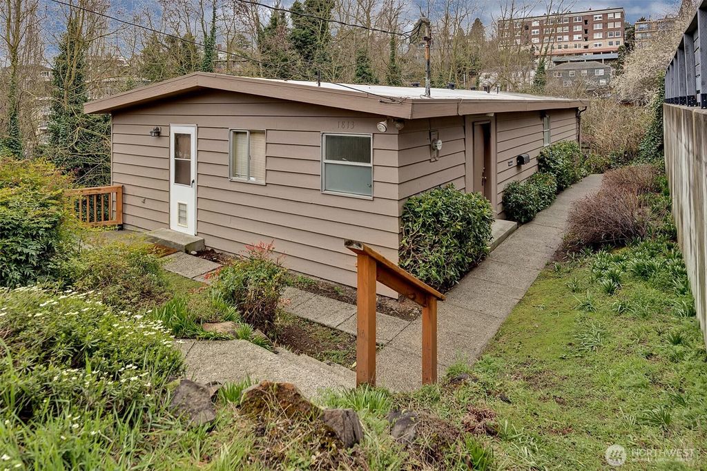 Photo of 1813 Taylor Avenue N, Seattle, WA 98109 (MLS # 2344961)