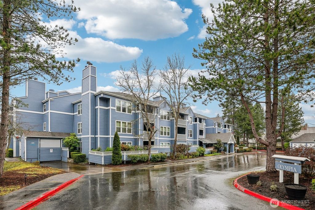 Photo of 3935 226th Place SE #107, Issaquah, WA 98029 (MLS # 2336322)