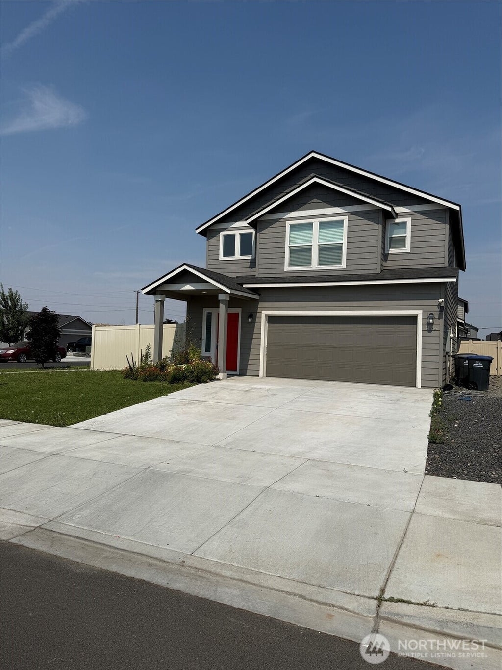 Photo of 1124 W Aspen Road, Moses Lake, WA 98837 (MLS # 2570529)