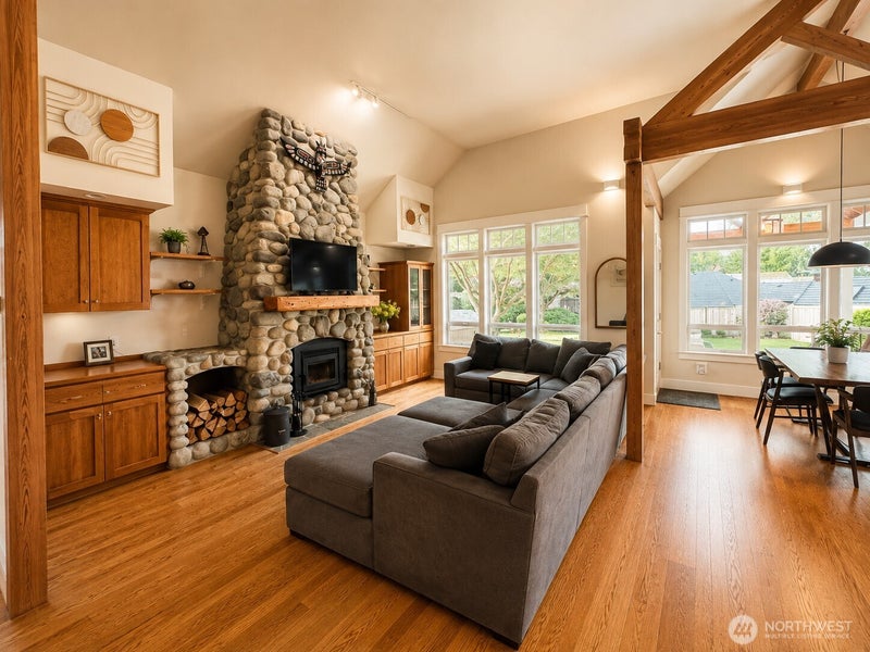 2217 Nut Tree Loop SE