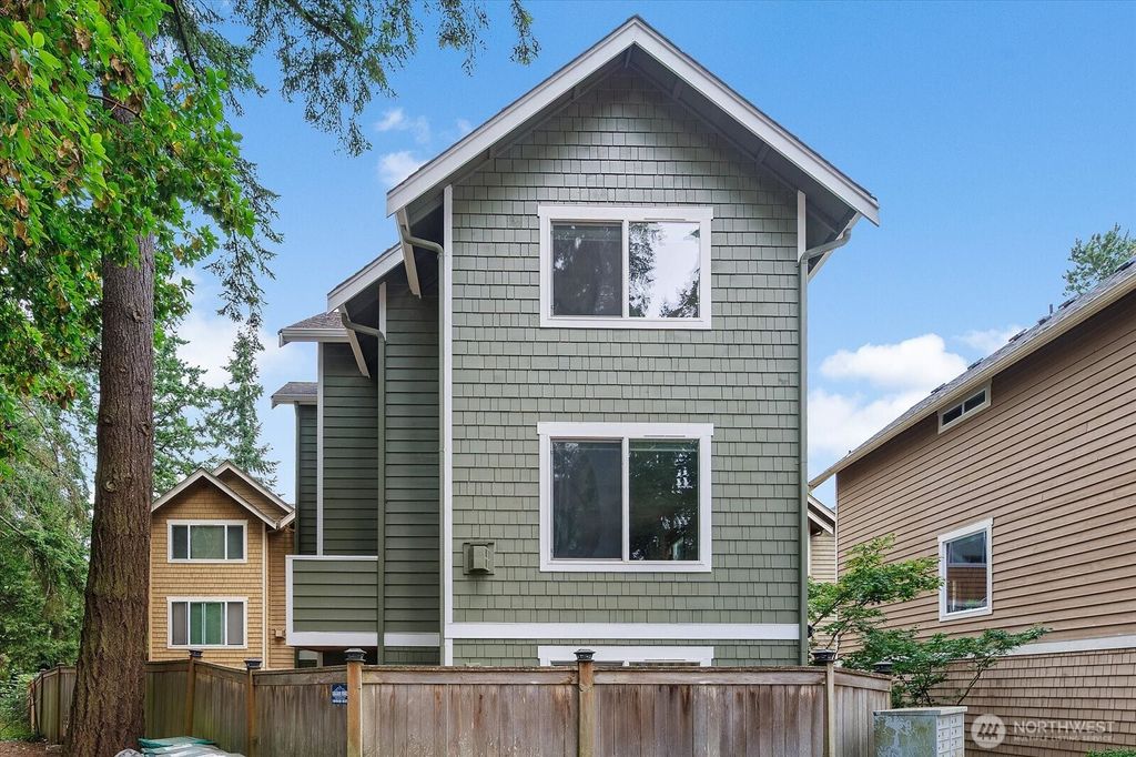Photo of 12356 Hiram Place NE, Seattle, WA 98125 (MLS # 2396509)