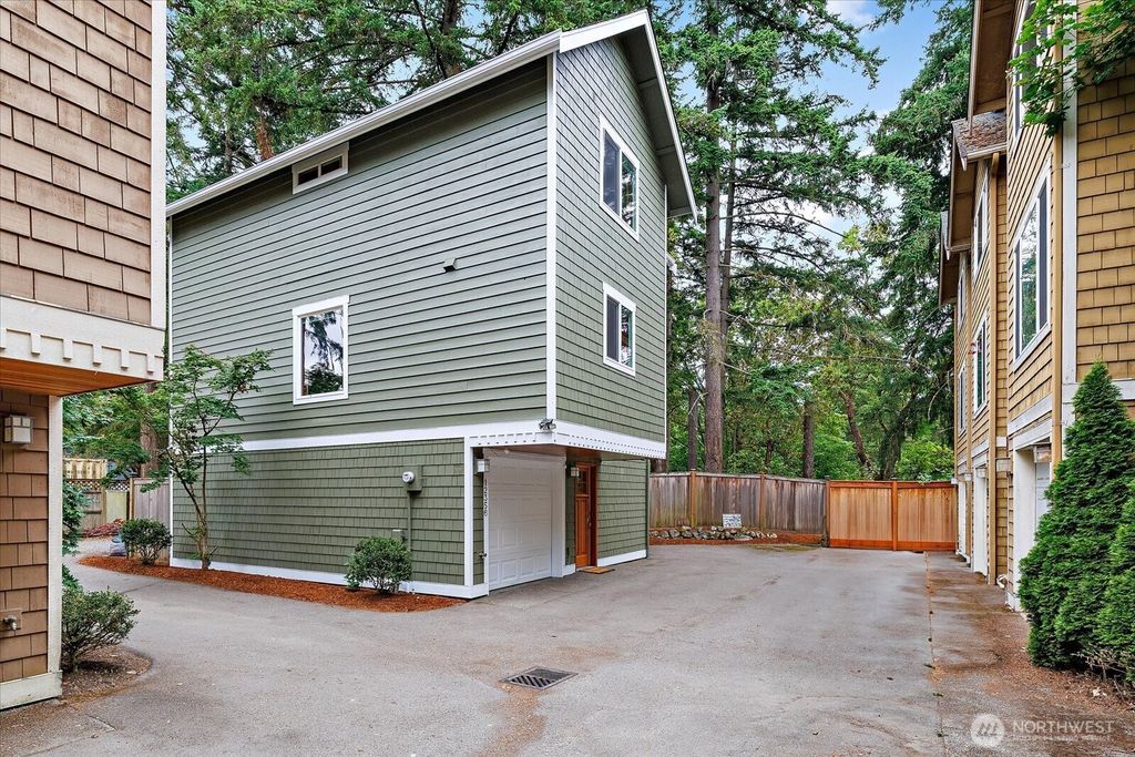 Photo of 12356 Hiram Place NE, Seattle, WA 98125 (MLS # 2396509)
