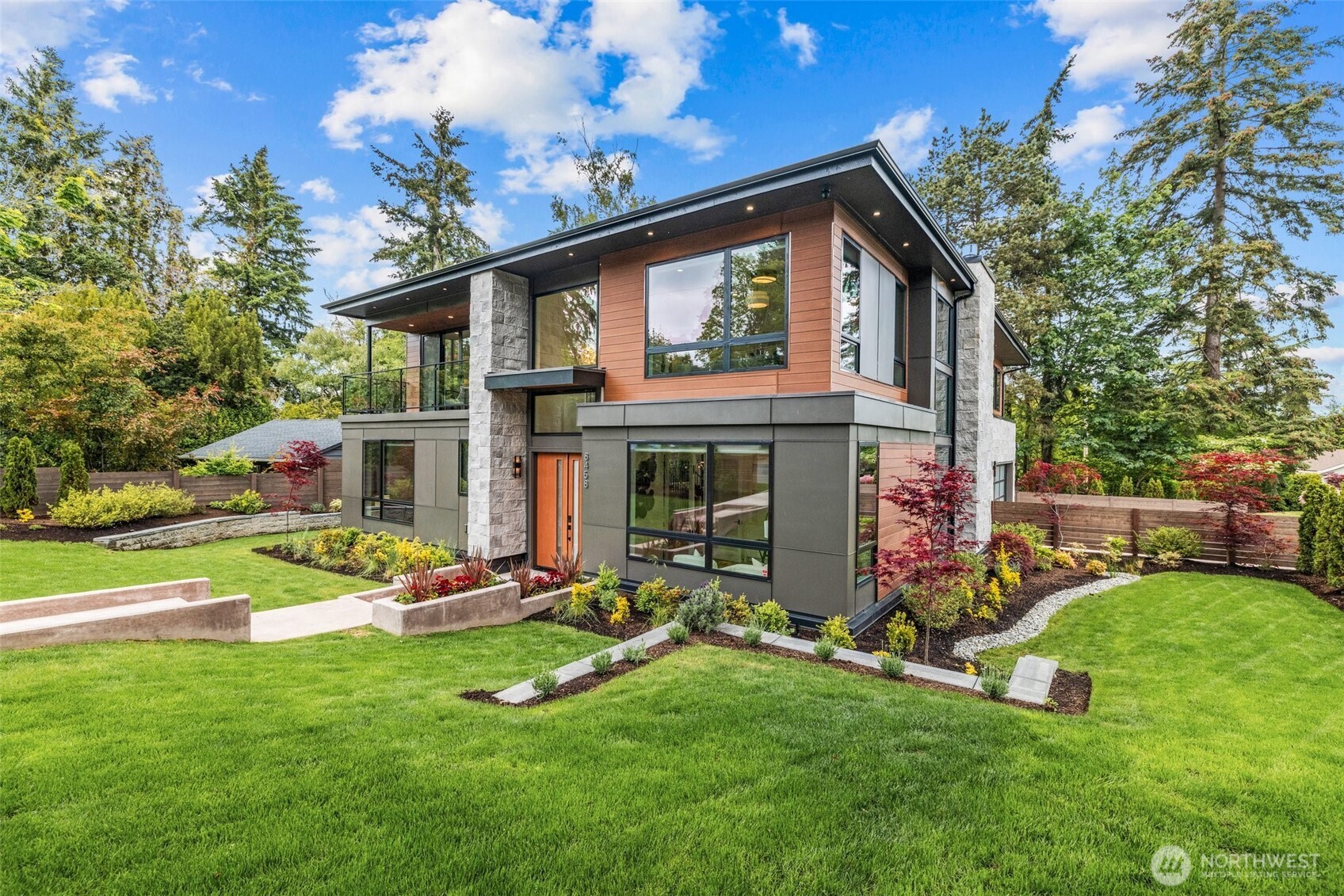 8458 NE 9th Street