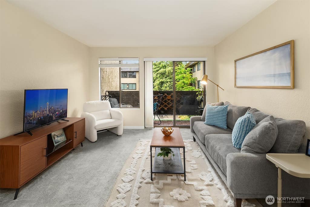 Photo of 750 N 143rd Street #208, Seattle, WA 98133 (MLS # 2565609)