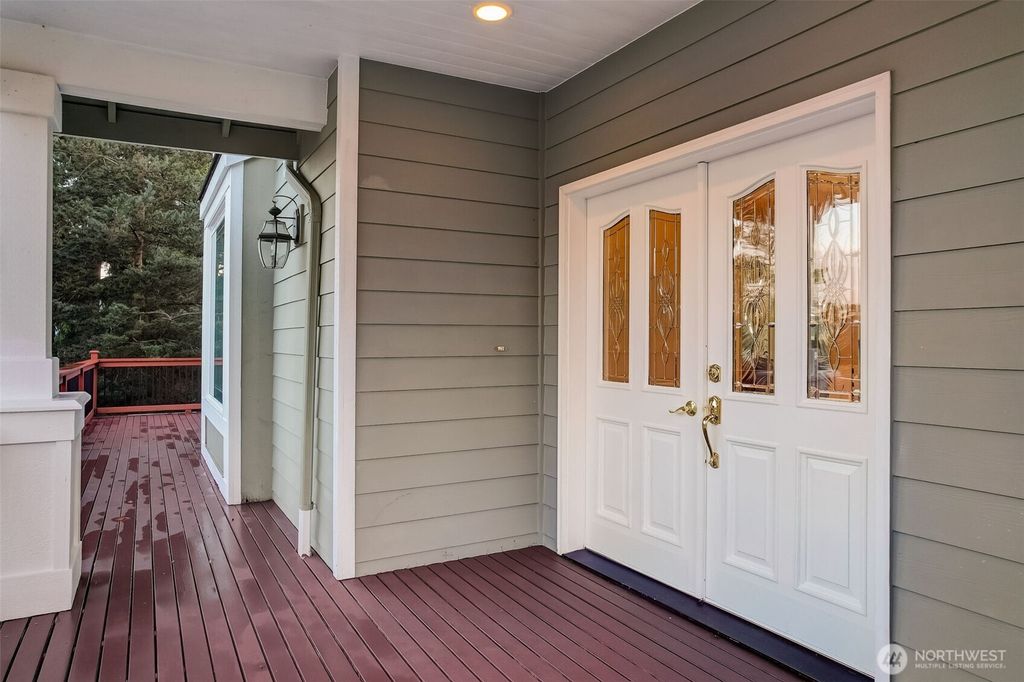 Photo of 17411 NE 39th Court NE, Redmond, WA 98052 (MLS # 2362539)