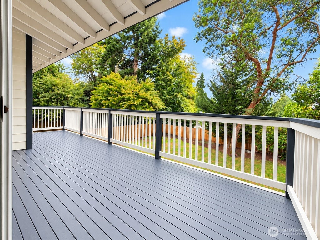 Photo of 17312 9th Ave AVE NE, Shoreline, WA 98155 (MLS # 2561395)