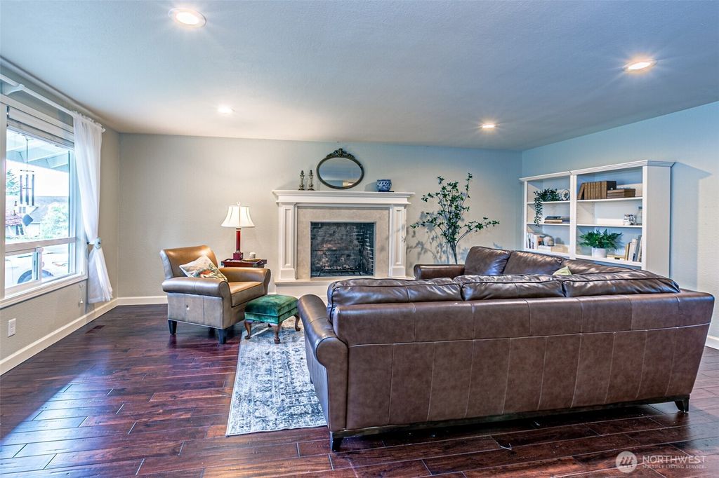 Photo of 14229 SE 165th Place, Renton, WA 98058 (MLS # 2517105)