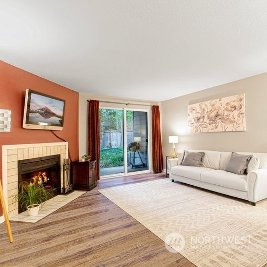 Photo of 8218 126th Avenue NE #E14, Kirkland, WA 98033 (MLS # 2143068)