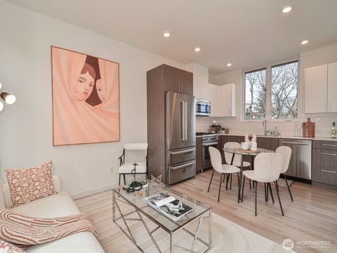 6539 4th Avenue NE B Seattle WA 98115