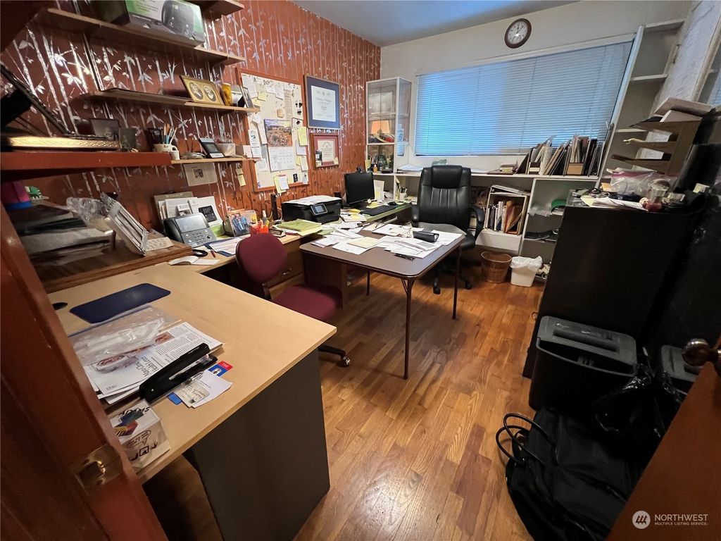 Photo of 12110 NE 64th Street, Kirkland, WA 98033 (MLS # 2172319)