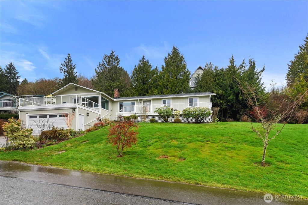 Photo of 9011 Roanoke Road NE, Bremerton, WA 98311 (MLS # 2489378)
