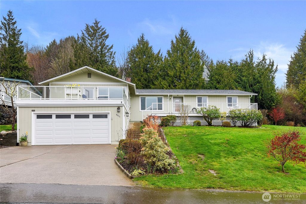 Photo of 9011 Roanoke Road NE, Bremerton, WA 98311 (MLS # 2489378)