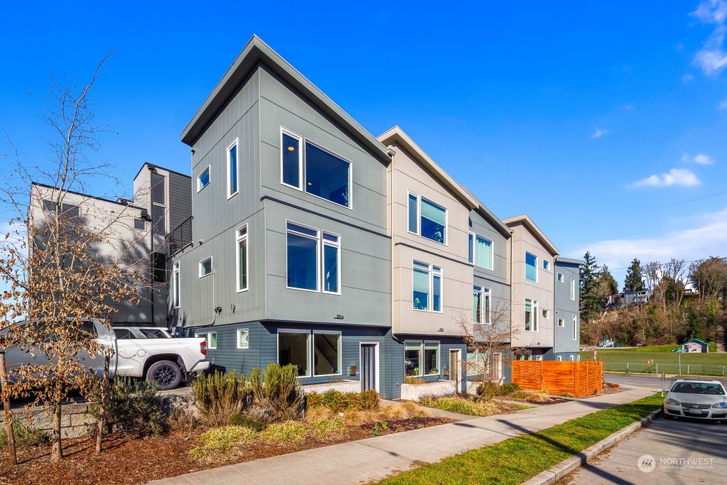 Photo of 3914 SW Brandon Street, Seattle, WA 98136 (MLS # 2207931)