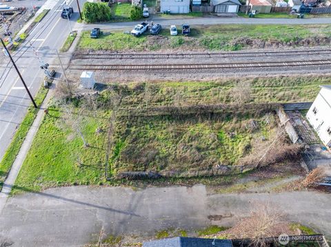 Photo of 915 W 1st Street, Centralia, WA 98531 (MLS # 2471428)