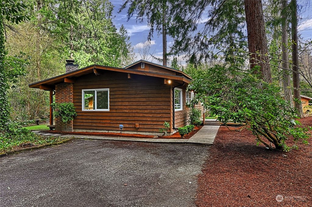 Photo of 1910 220th Avenue SE, Sammamish, WA 98075 (MLS # 2055550)