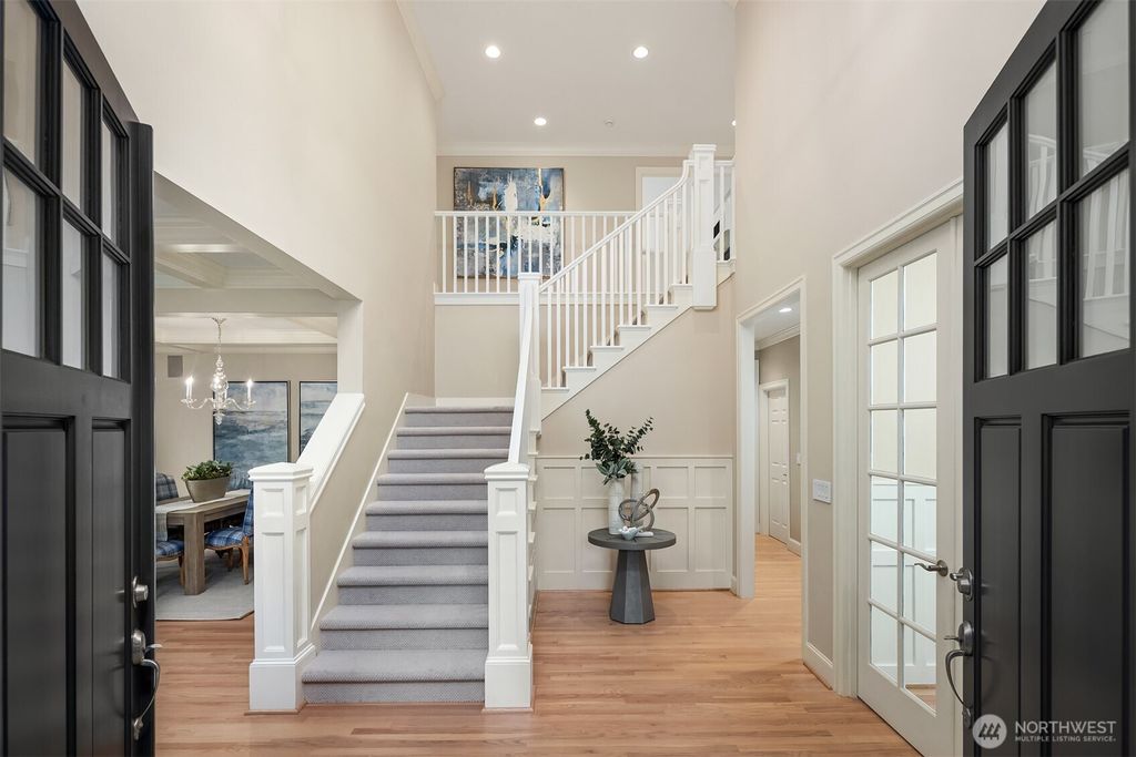 Photo of 9843 NE 25th Street, Bellevue, WA 98004 (MLS # 2483871)