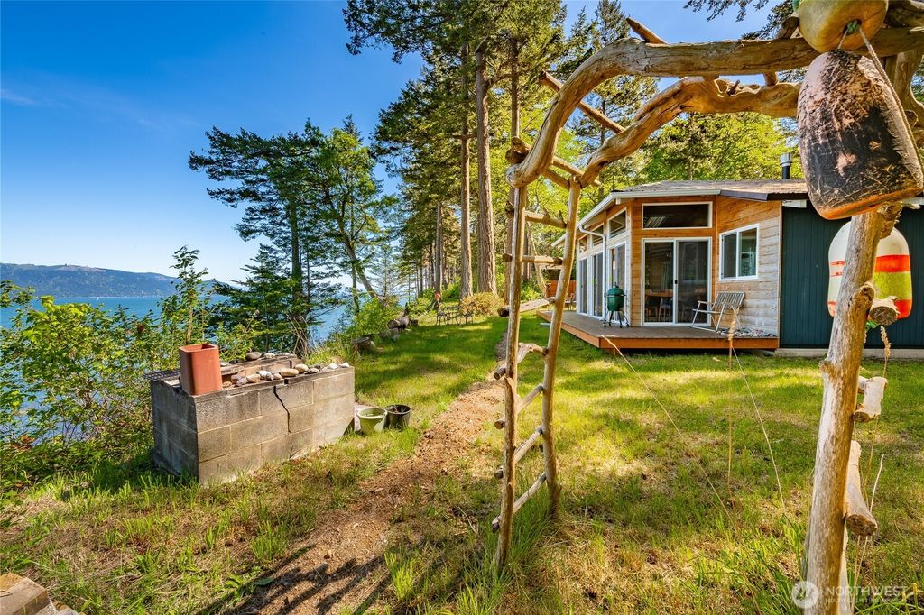 Photo of 60 Eliza Island, Bellingham, WA 98226 (MLS # 2502256)