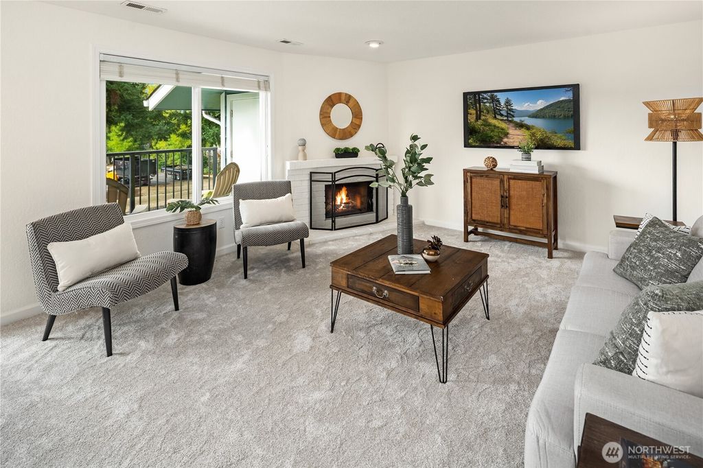 Photo of 3100 125th Avenue SE #15, Bellevue, WA 98005 (MLS # 2444033)
