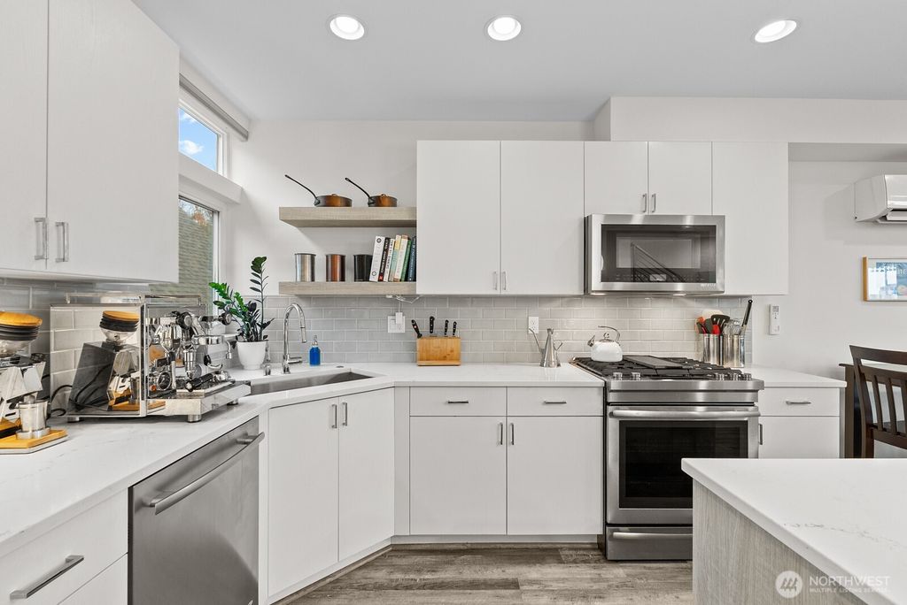 Photo of 1422 E Cherry Street, Seattle, WA 98122 (MLS # 2449699)