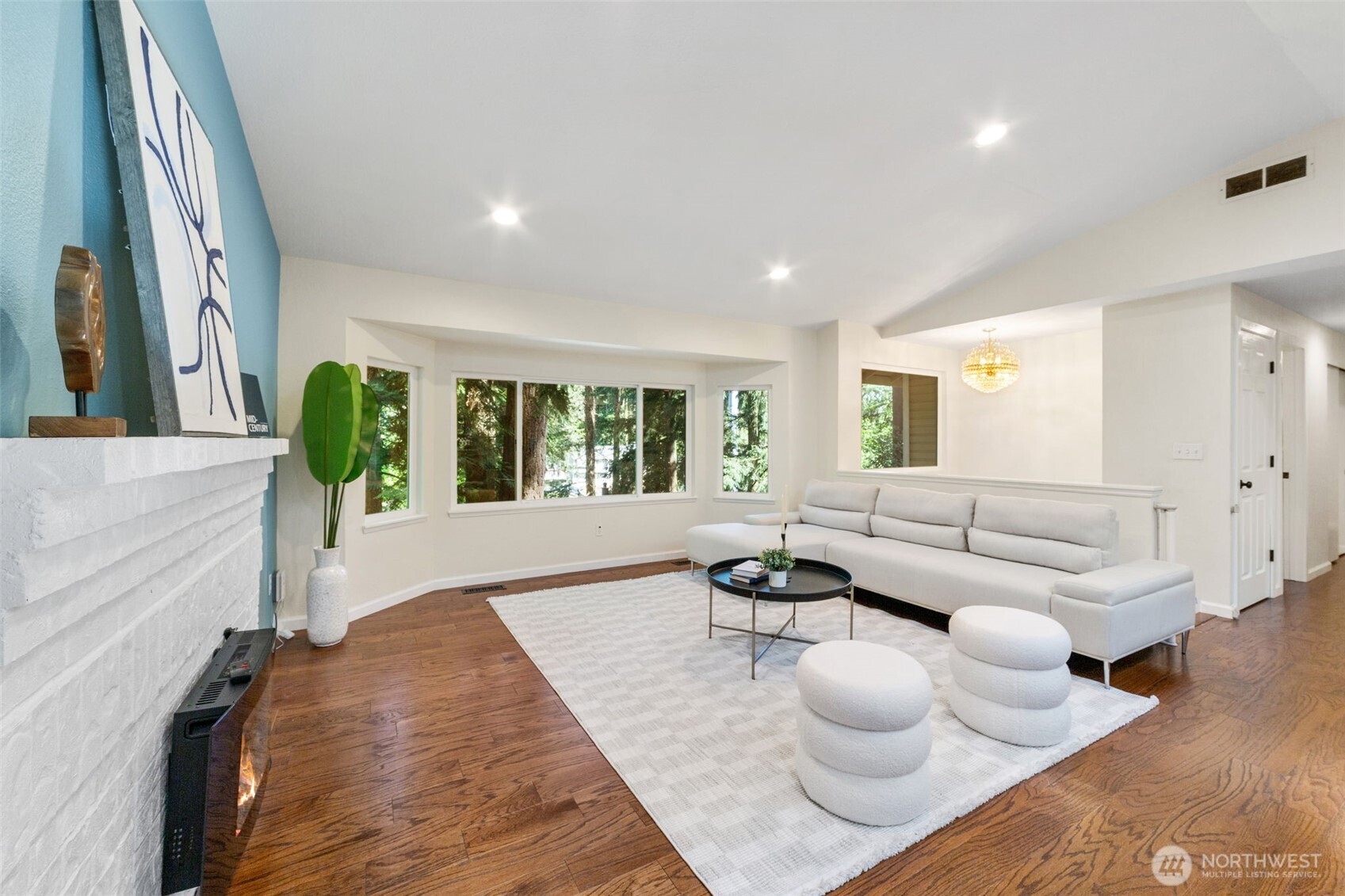839 NE 200th Street