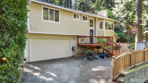 Photo of 839 NE 200th Street, Shoreline, WA 98155 (MLS # 2515897)